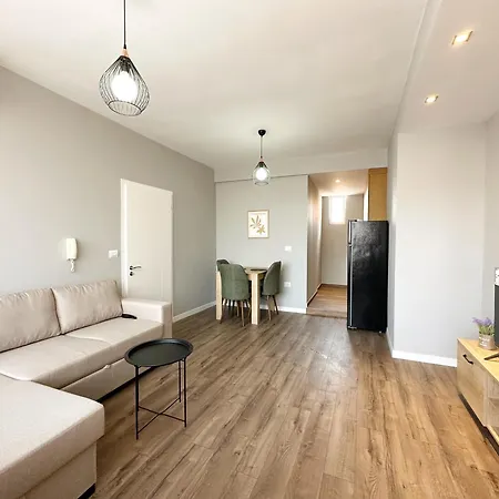 Jo-al, New Bazaar! * 地拉那